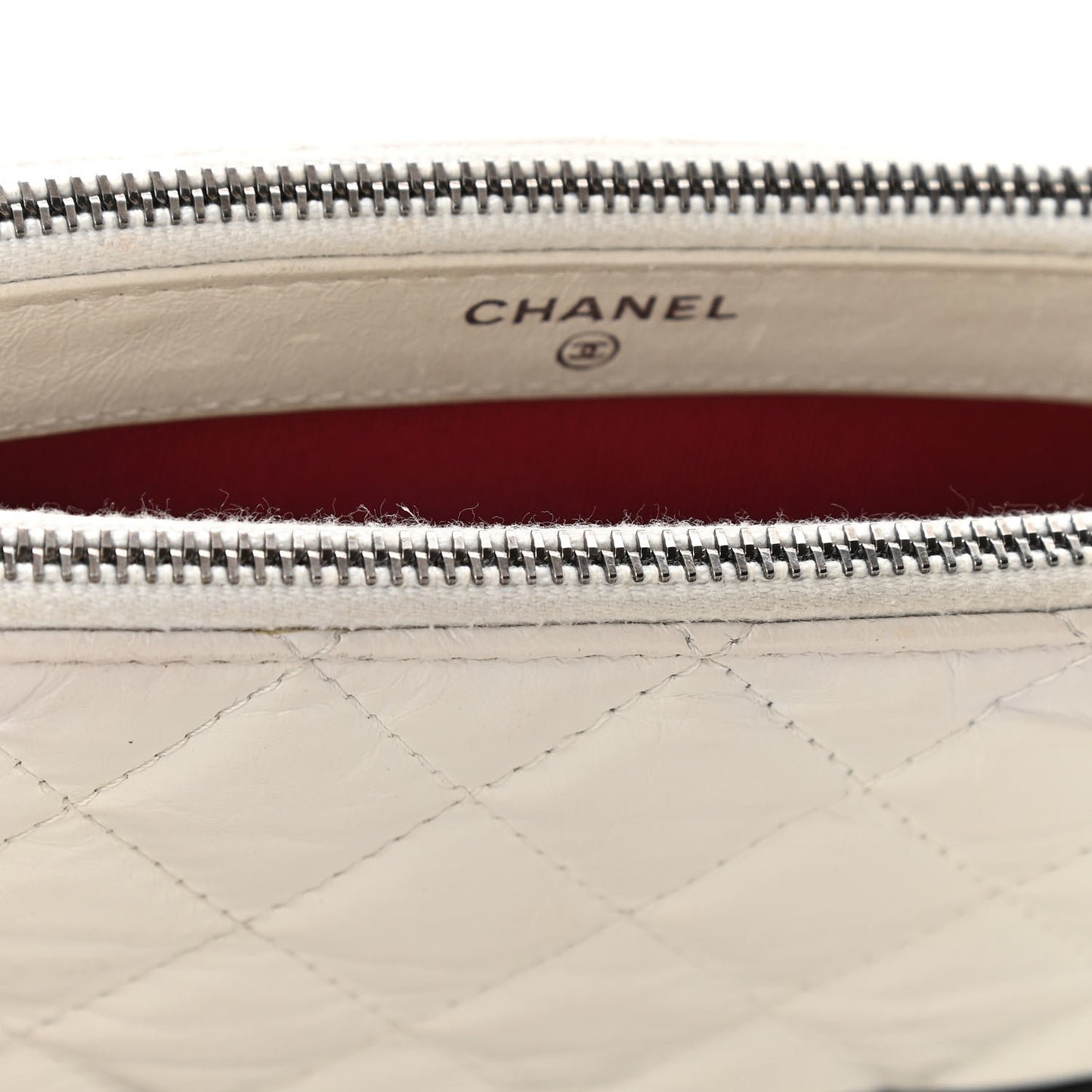 Aged Calfskin Quilted Small Gabrielle Clutch With Chain White Black