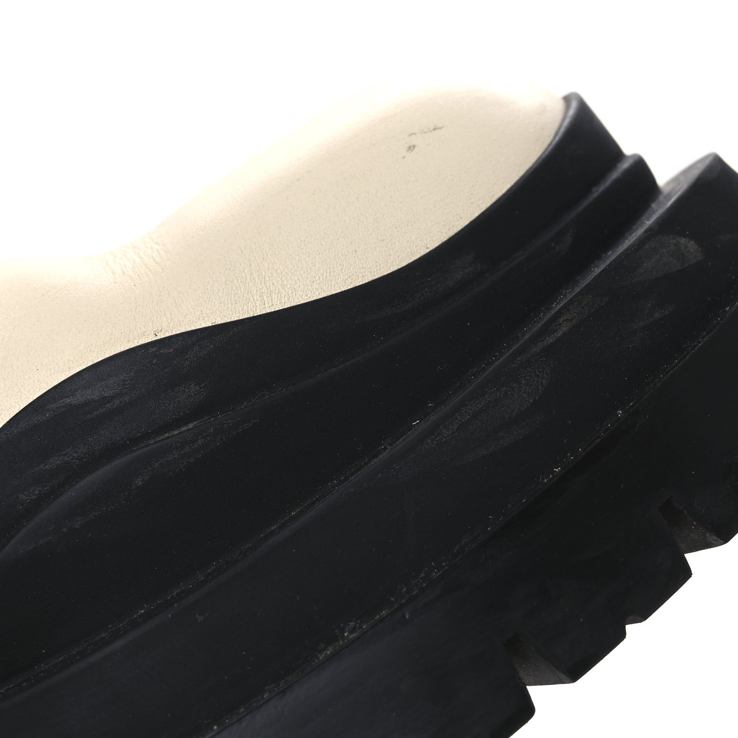 Calfskin The Tire Chelsea Boots 39 Sea Salt Black