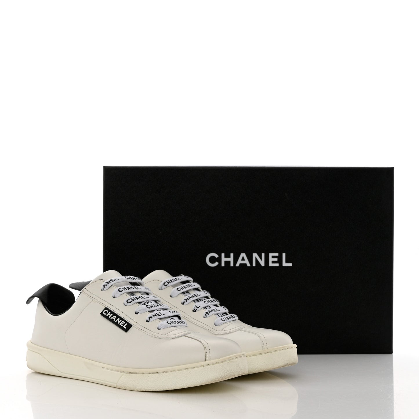 Calfskin CC Womens Sneakers 37 White