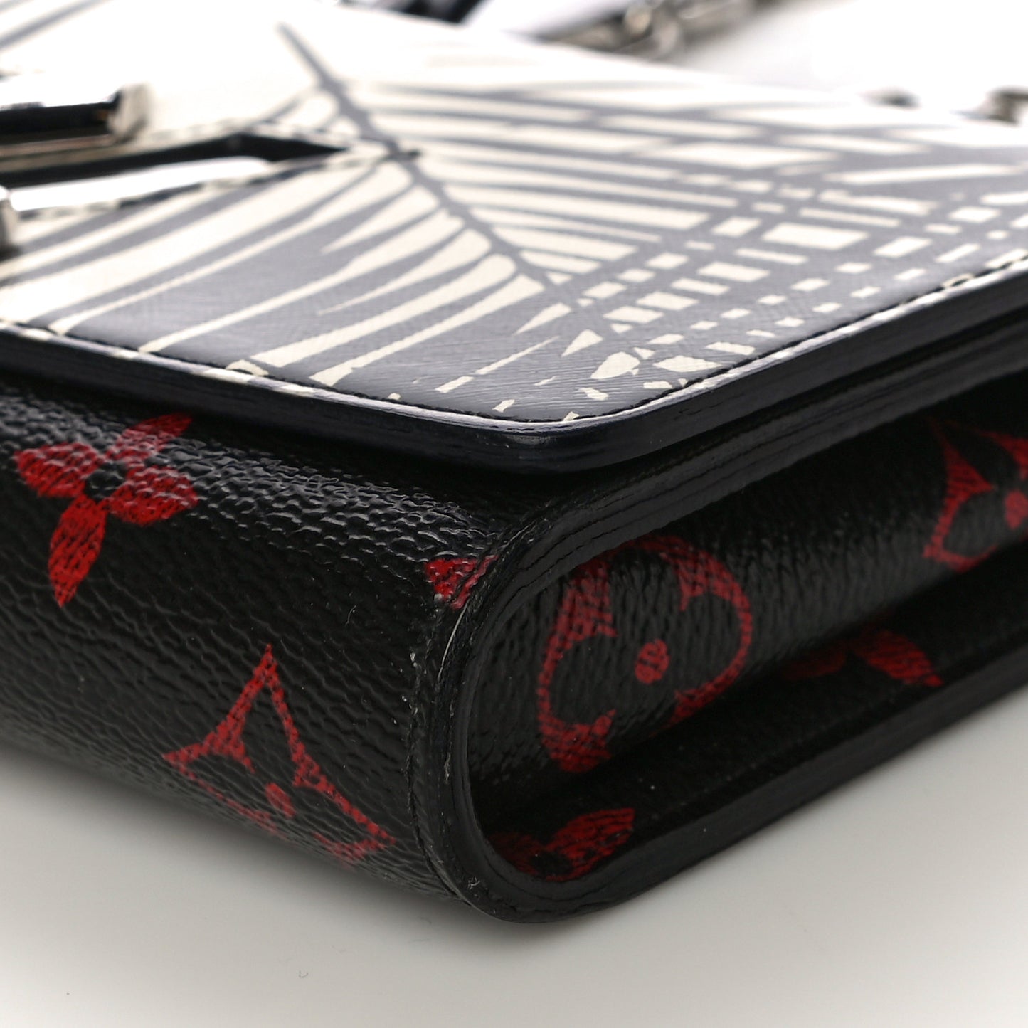 Monogram Palm Twist Chain Wallet Black White