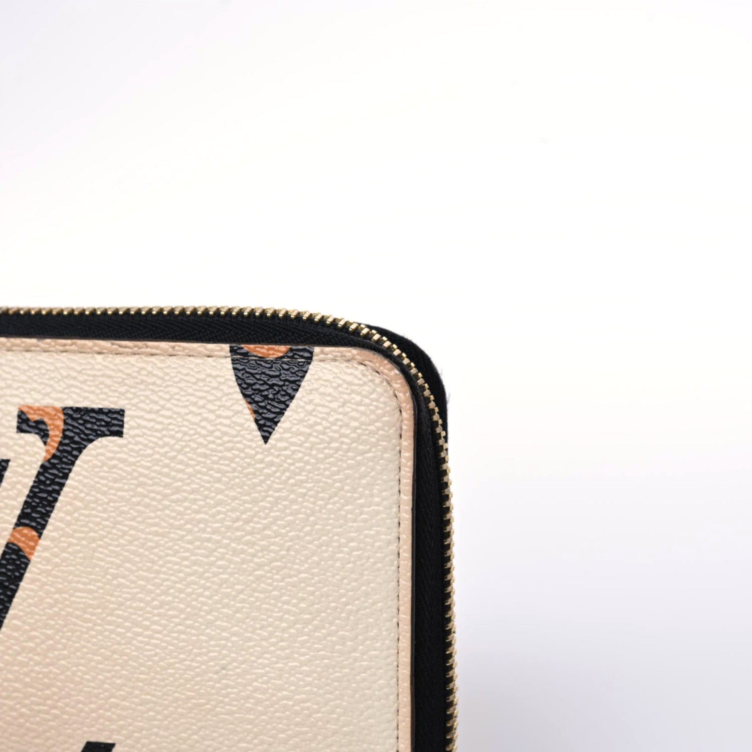 Louis Vuitton Monogram Giant Jungle Zippy Wallet Ivory 5 of 17