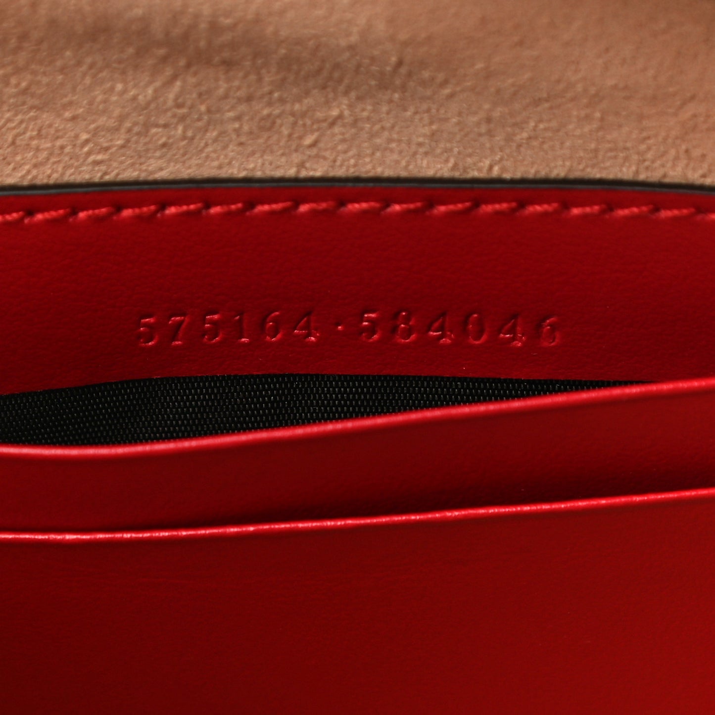 Calfskin Matelasse GG Marmont Round Wrist Wallet Hibiscus Red