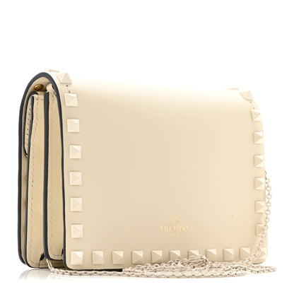 Valentino Garavani Calfskin Lacquer Monochrome Rockstud Wallet On Chain Ivory 3 of 11