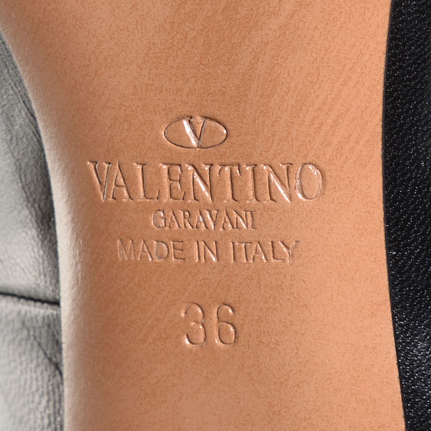 Valentino Garavani Nappa Love Latch 100mm Pumps 36 Black Poudre 5 of 5