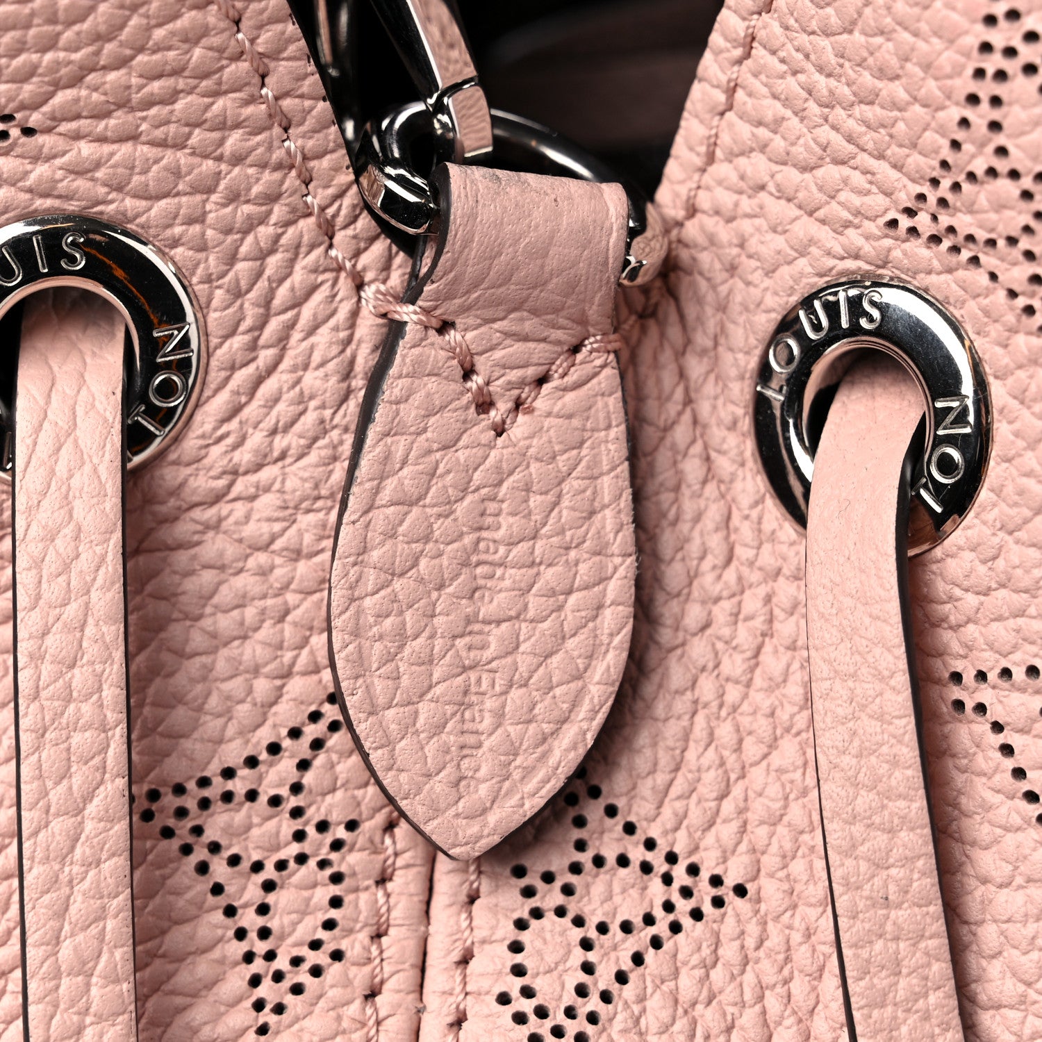 Louis Vuitton Mahina Bella Magnolia 7 of 12