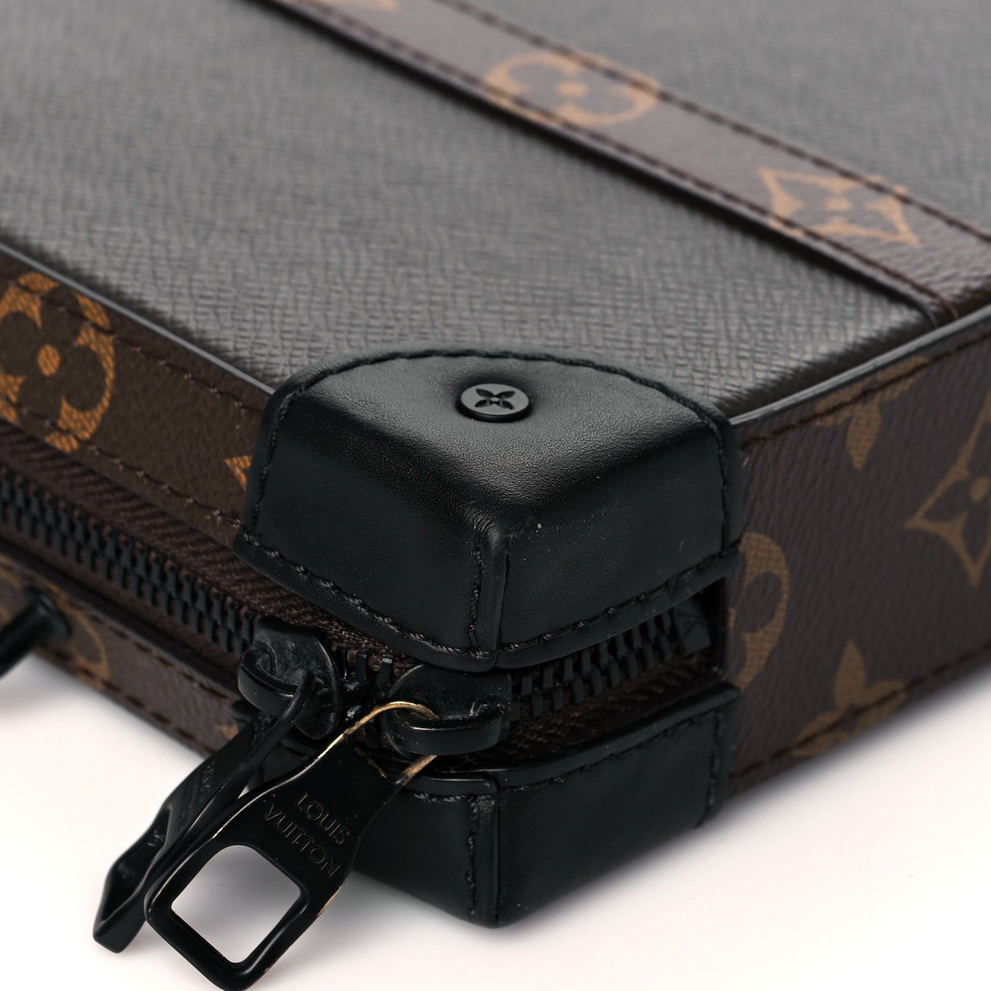 Taiga Monogram Soft Trunk Wallet Khaki Green