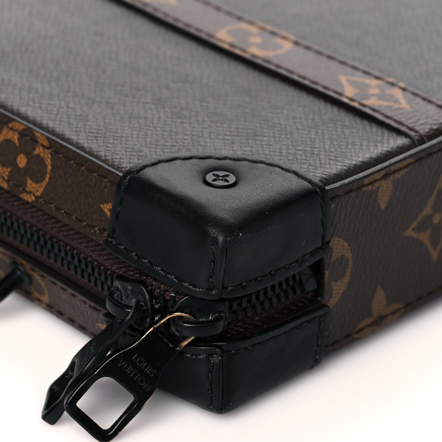 Louis Vuitton Taiga Monogram Soft Trunk Wallet Khaki Green 8 of 9