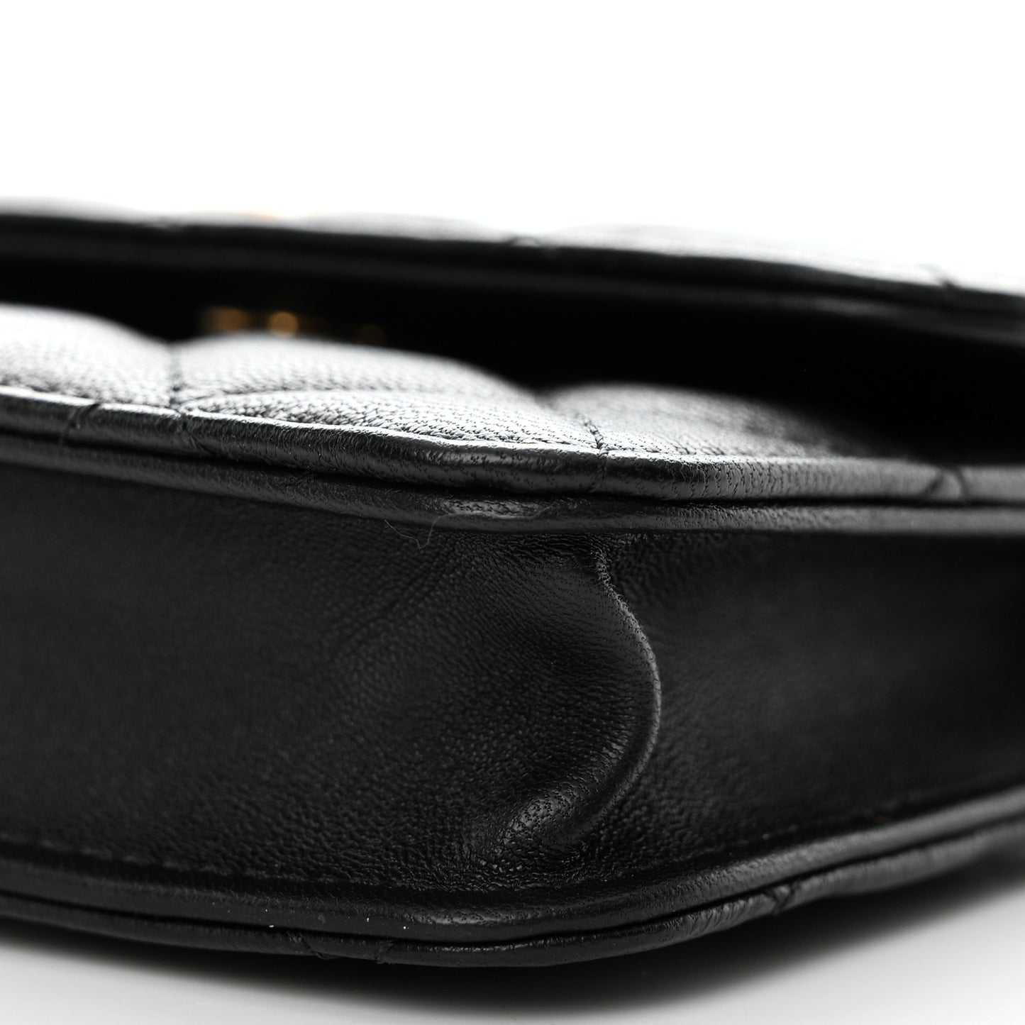 Lambskin Quilted Pearl Crush Clutch With Chain Black