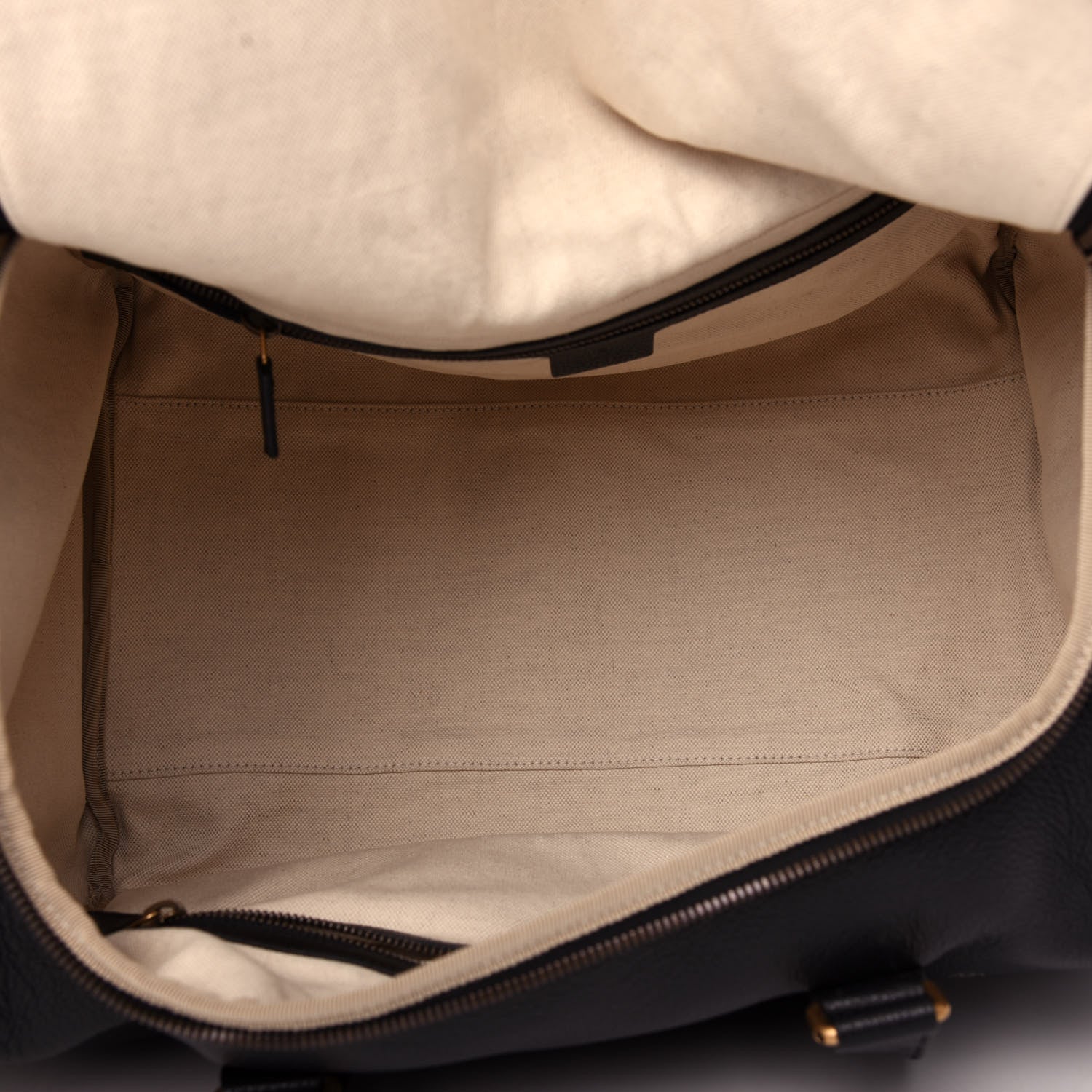 Gucci Grained Calfskin Logo Duffle Bag Black 4 of 9