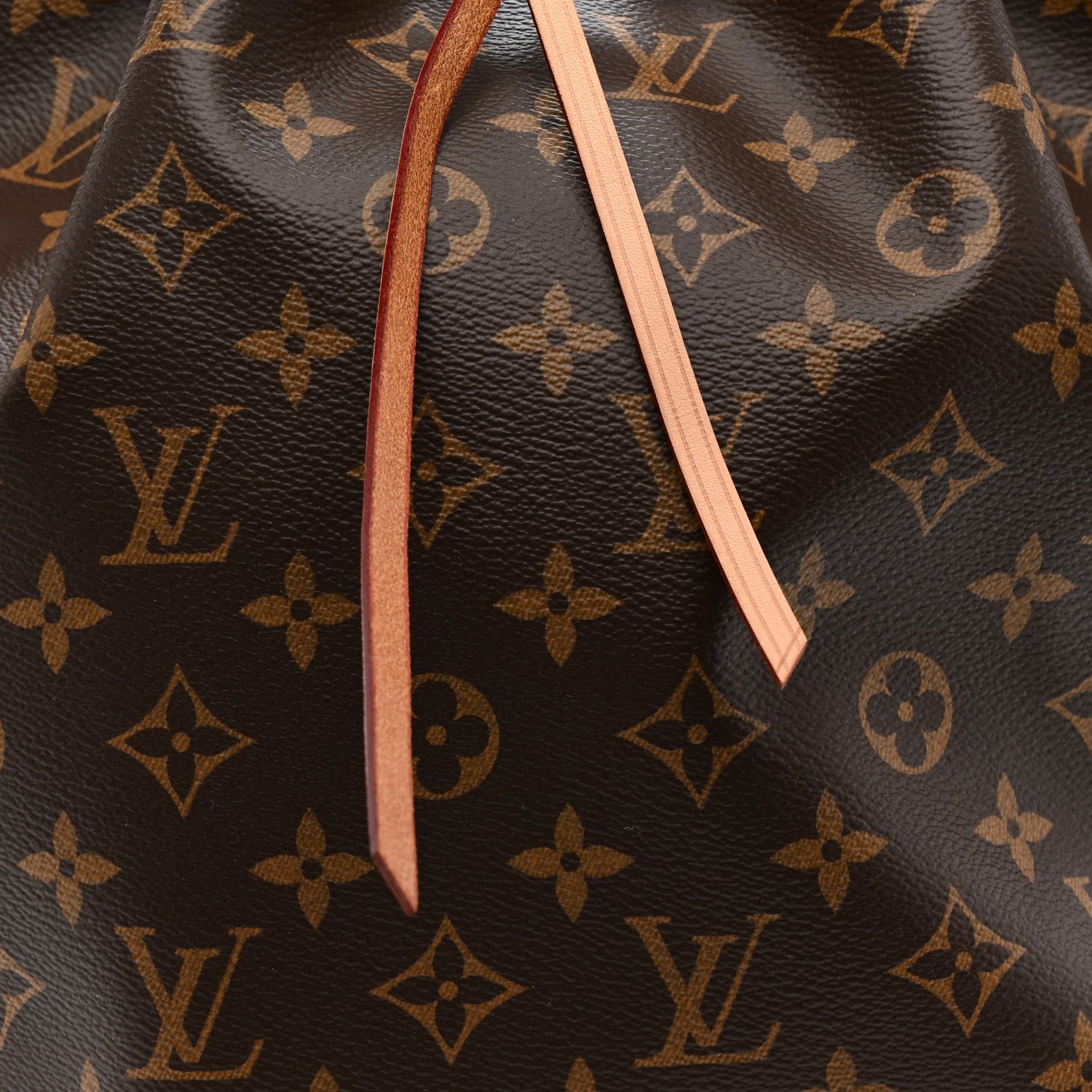 Louis Vuitton Monogram Noe 8 of 10