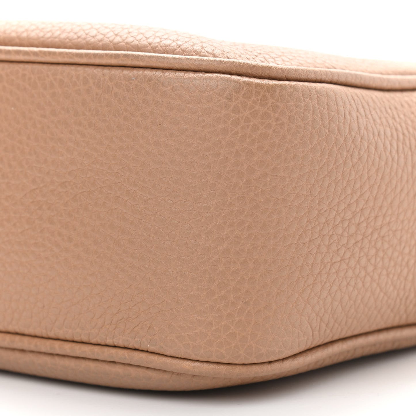 Pebbled Calfskin Small Soho Disco Bag Camelia