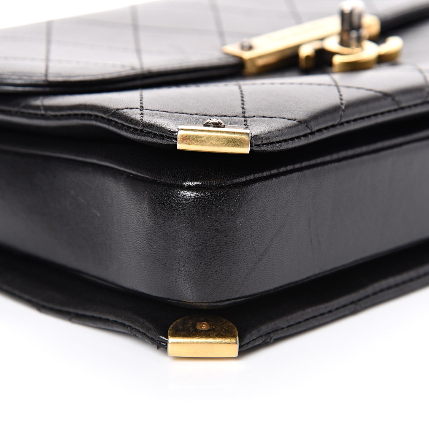 Shiny Lambskin Quilted Around The Corner Flap Black