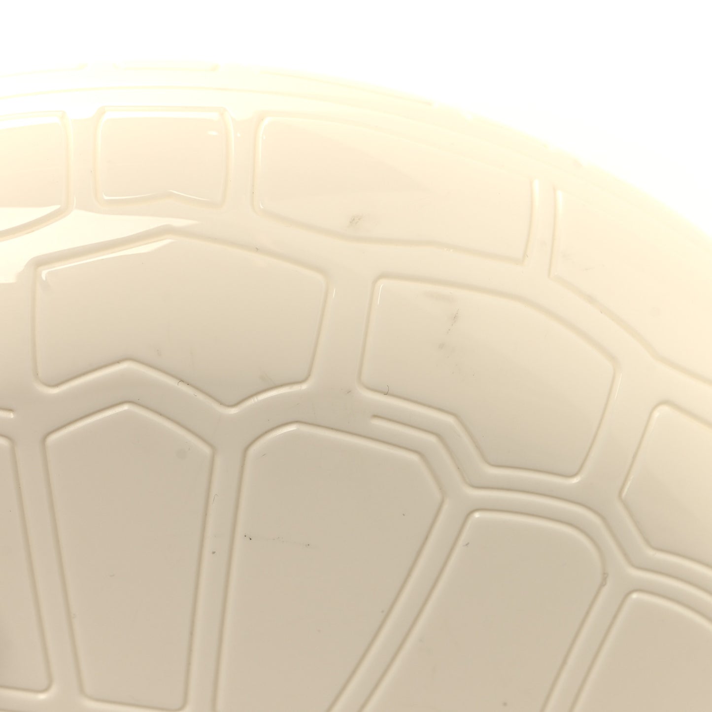 Plexiglass Shell CC Round Minaudiere Clutch White