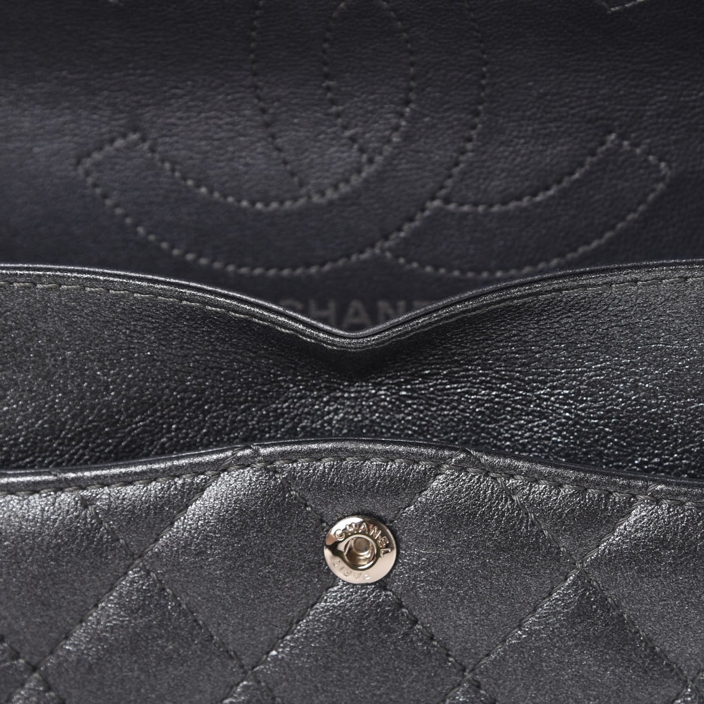 Metallic Sheepskin Quilted 2.55 Reissue 226 Flap Dark Silver