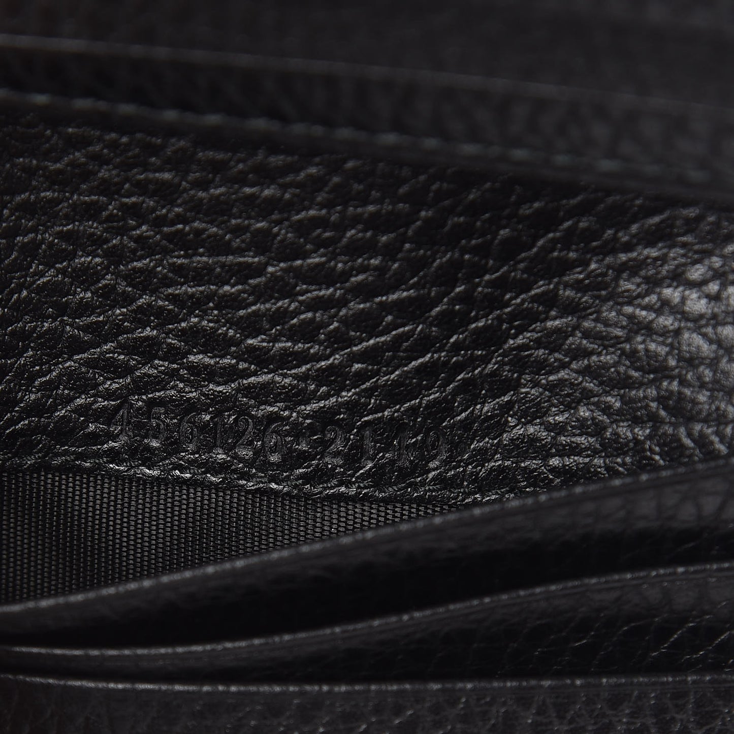 Pebbled Calfskin GG Marmont Card Case Black