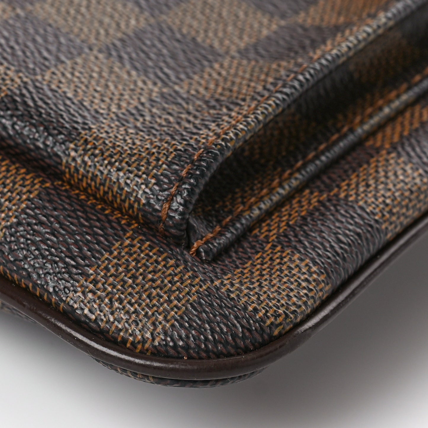 Damier Ebene Pochette Melville