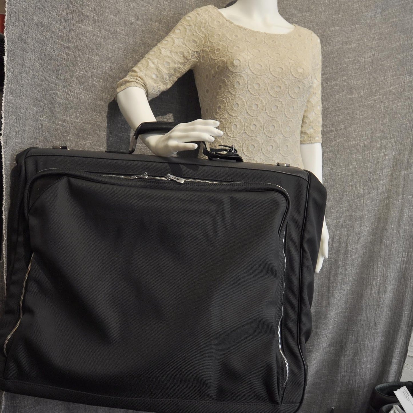 Taiga 7 Hanger Garment Carrier Slate Black