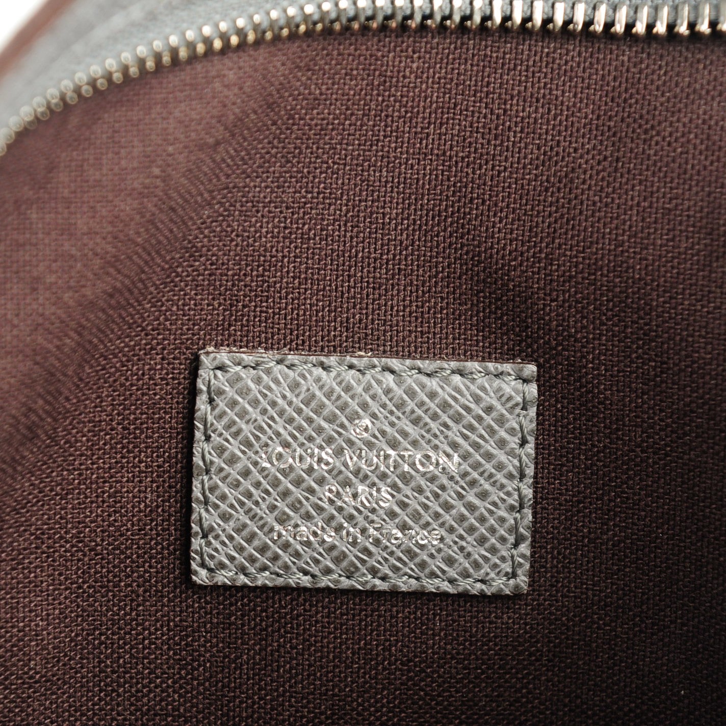 Louis Vuitton Taiga Sasha Messenger Glacier 6 of 7