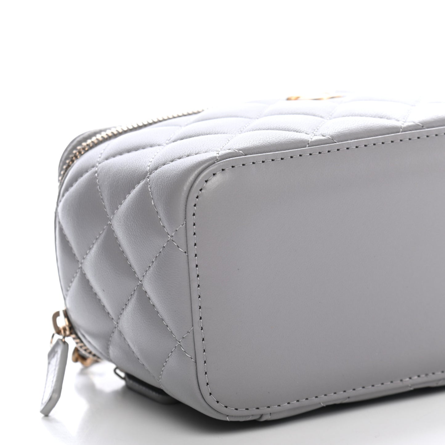 Lambskin Quilted Small Pearl Crush Vanity Case With Chain Grey