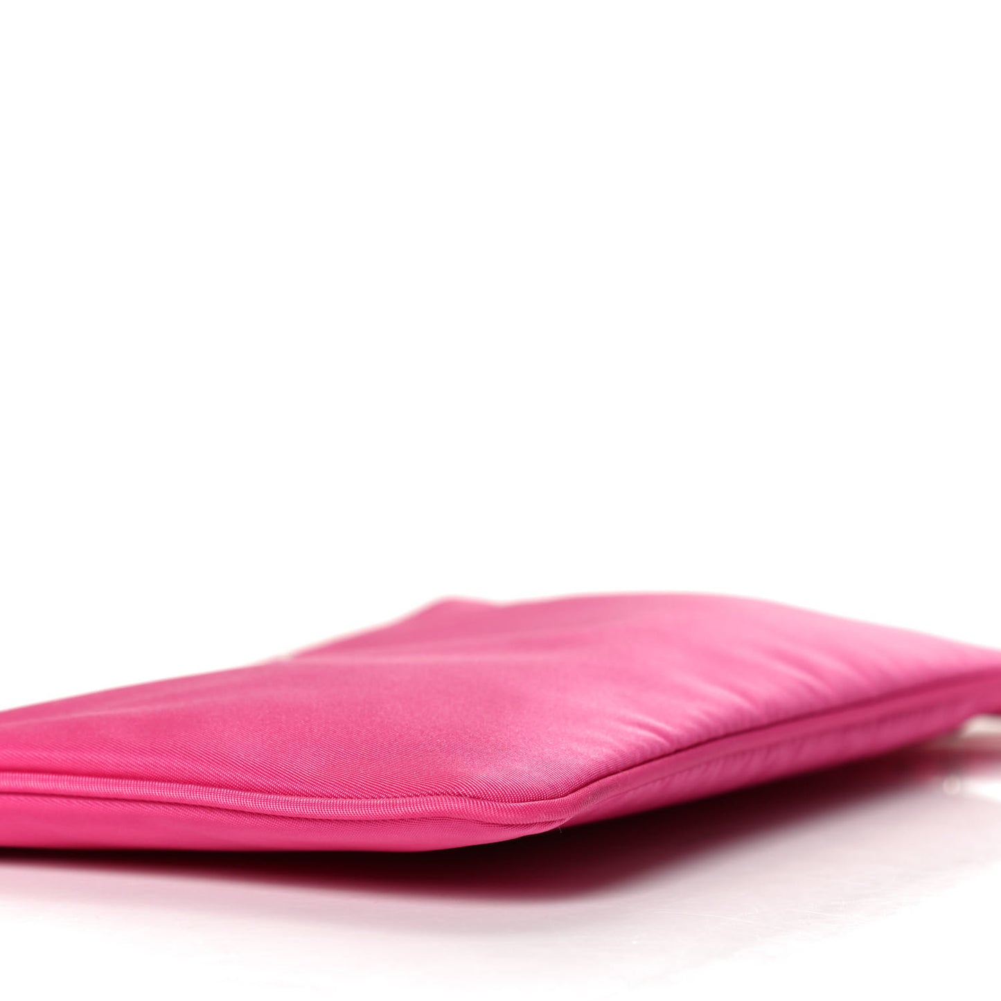 Tessuto Nylon Saffiano Wristlet Fuxia