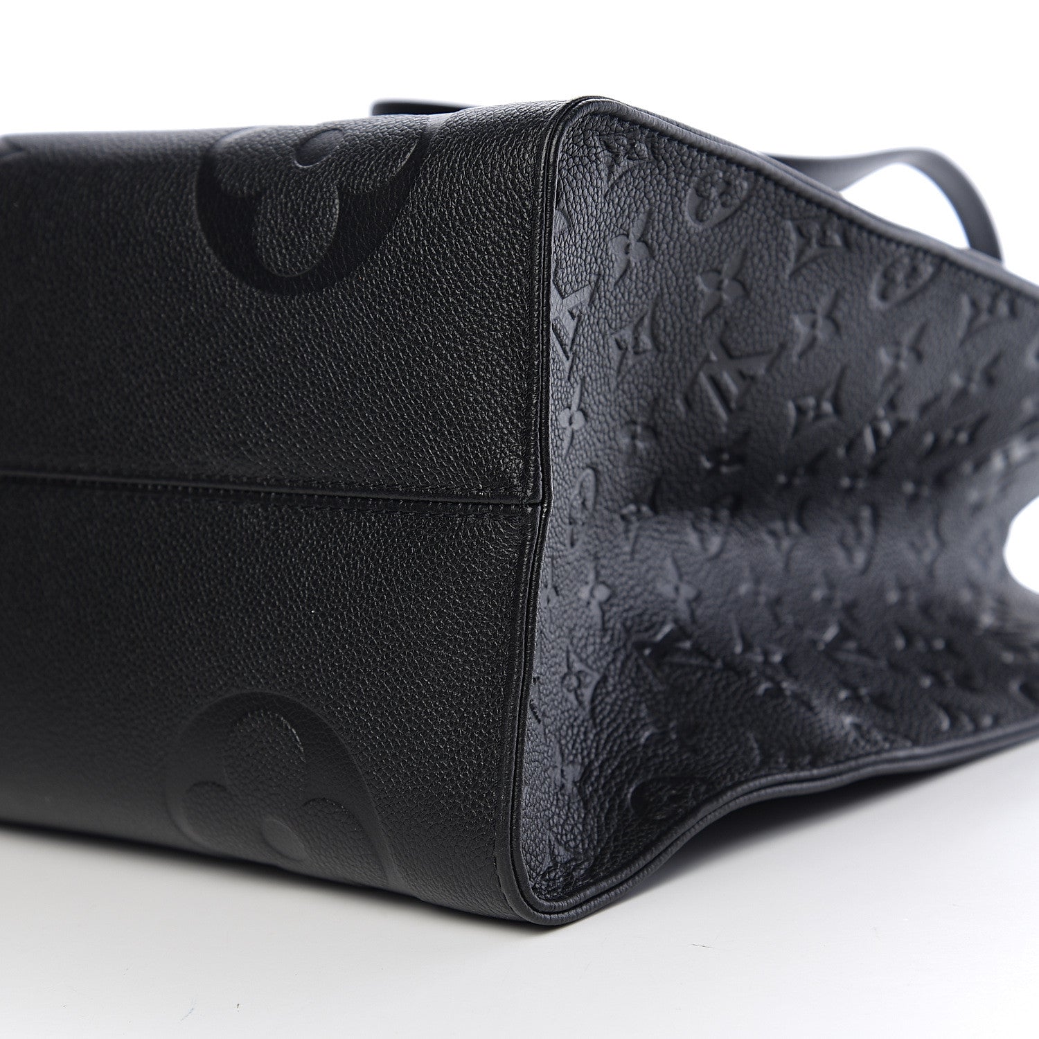 Louis Vuitton Empreinte Monogram Giant Onthego GM Black 8 of 8