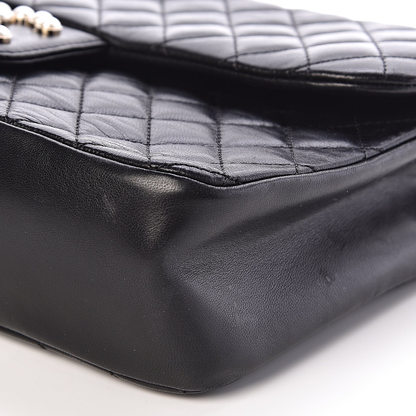 Lambskin Medium Westminster Pearl Flap Black