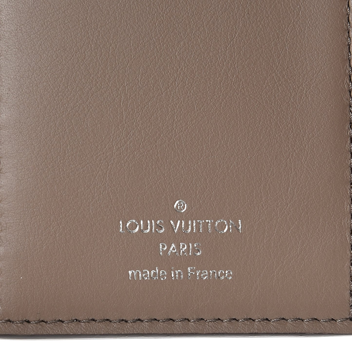 Taurillon Capucines Compact Wallet Magnolia