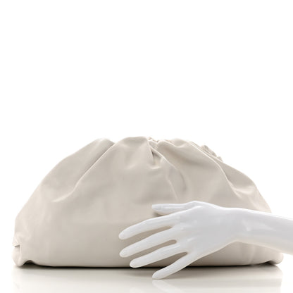 Bottega Veneta Smooth Butter Calf The Pouch Oversized Clutch Plaster 2 of 9