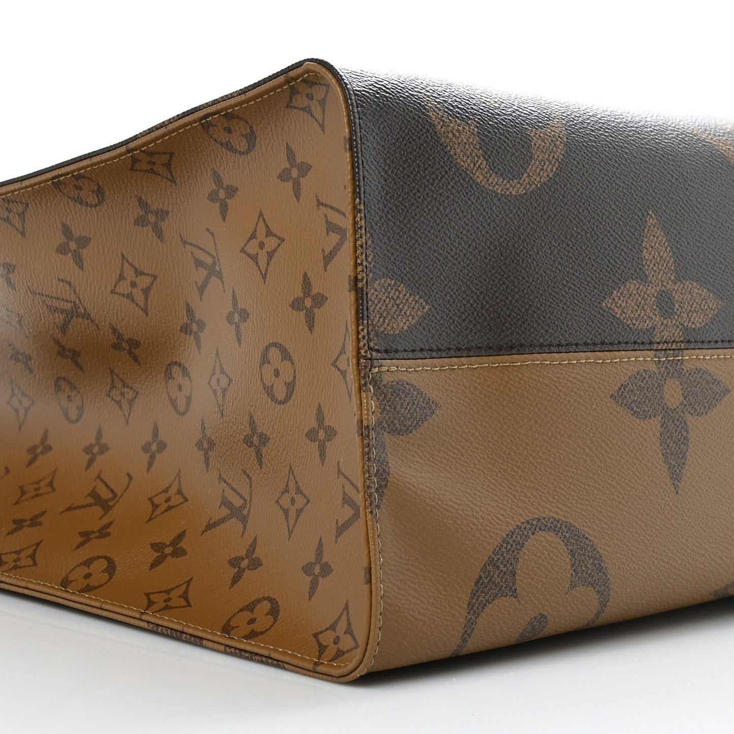 Reverse Monogram Giant Onthego GM