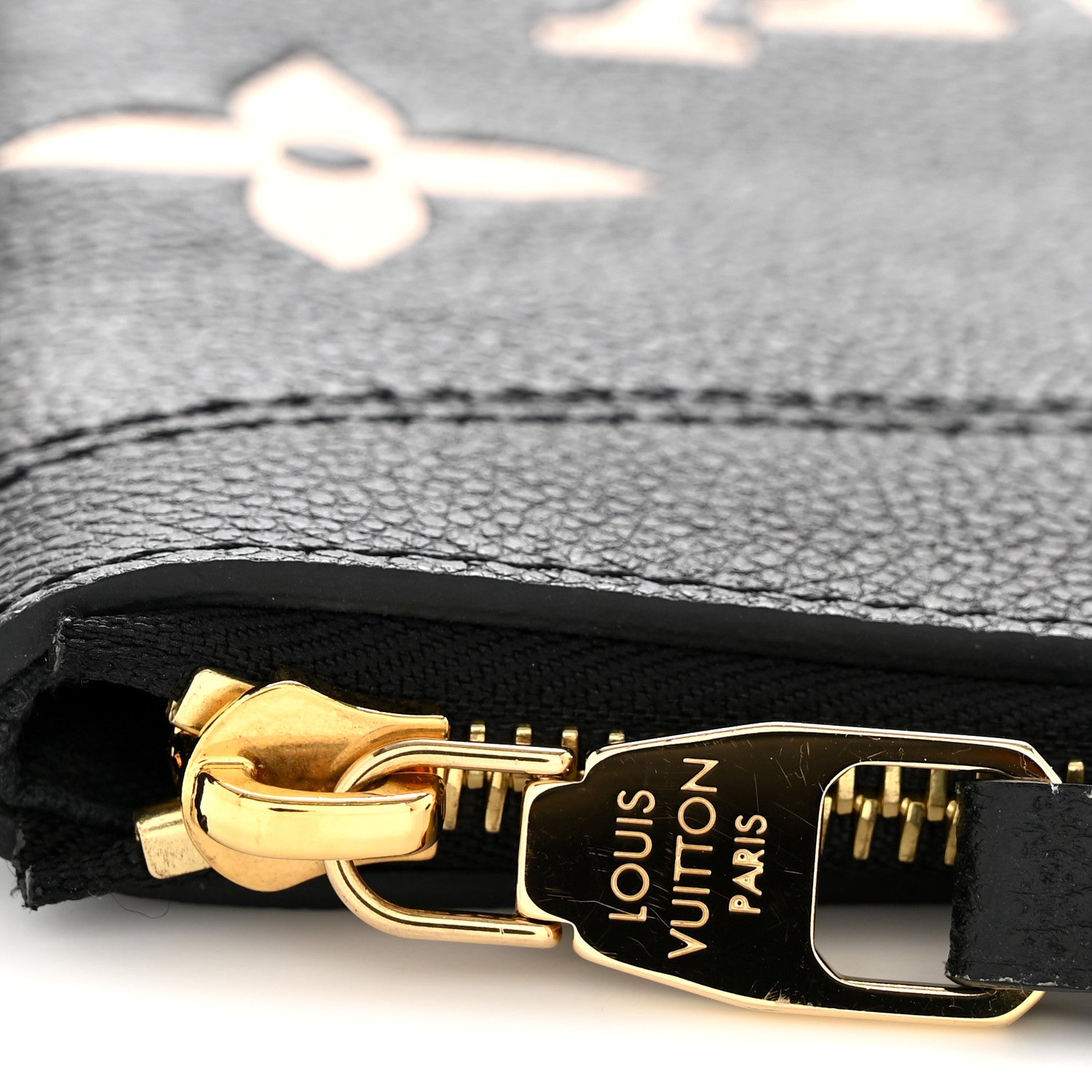 Louis Vuitton Empreinte Monogram Giant Daily Pouch Black Beige 8 of 9
