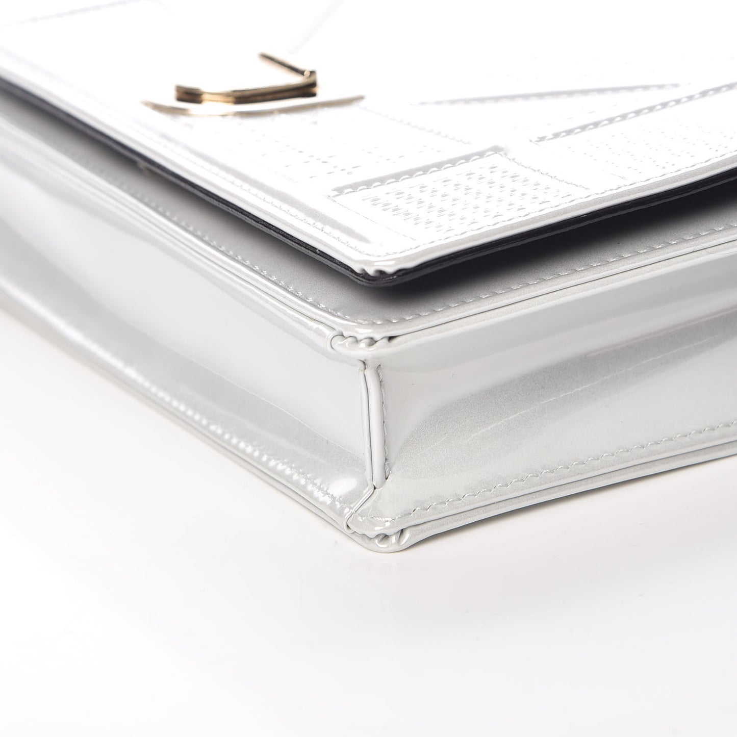 Patent Micro-Cannage Diorama Wallet on Chain Pouch White