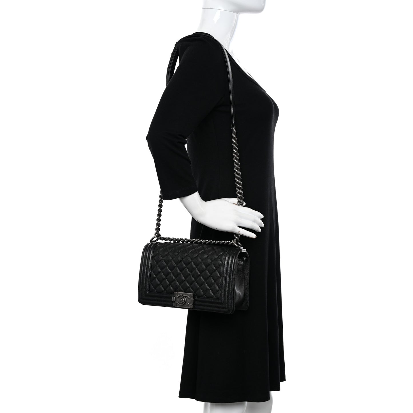 Caviar Quilted Medium Boy Flap Black