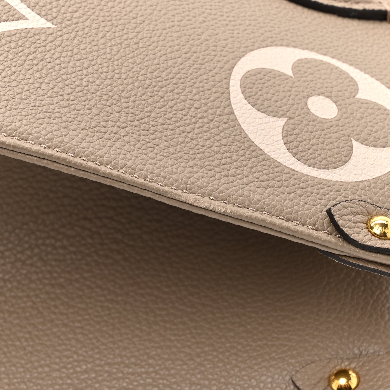 Louis Vuitton Empreinte Monogram Giant Onthego MM Tourterelle Creme 12 of 14