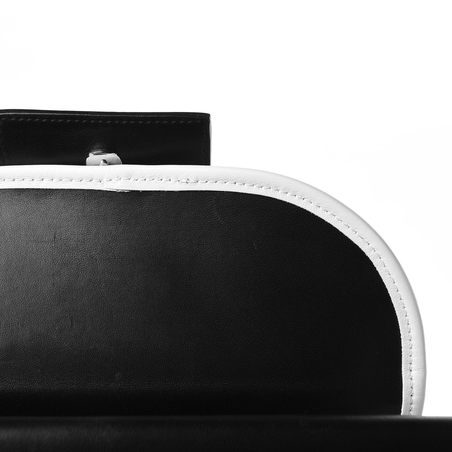Agneau Classique Brillainte Tote Black