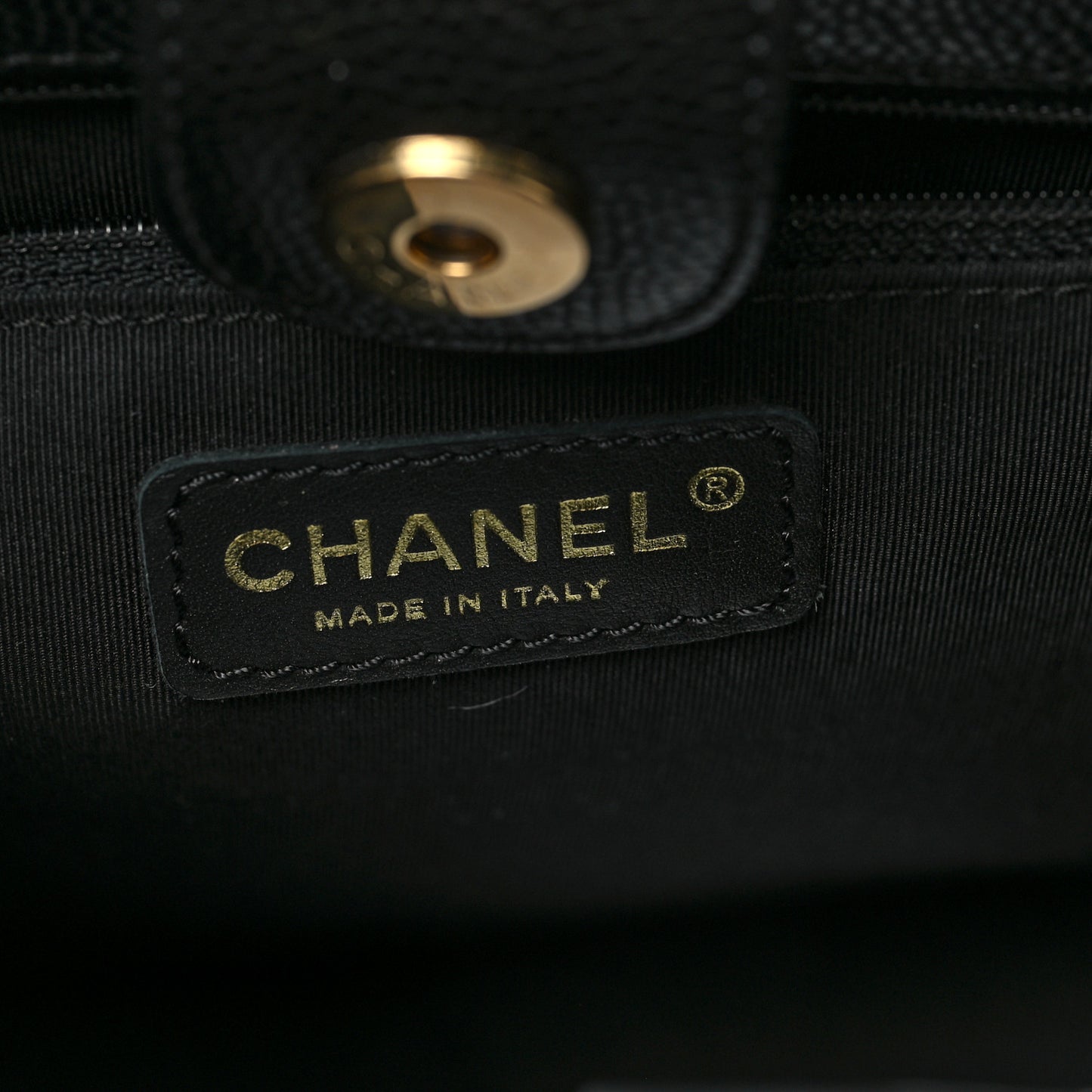 Caviar Quilted Petit Shopping Tote PST Black