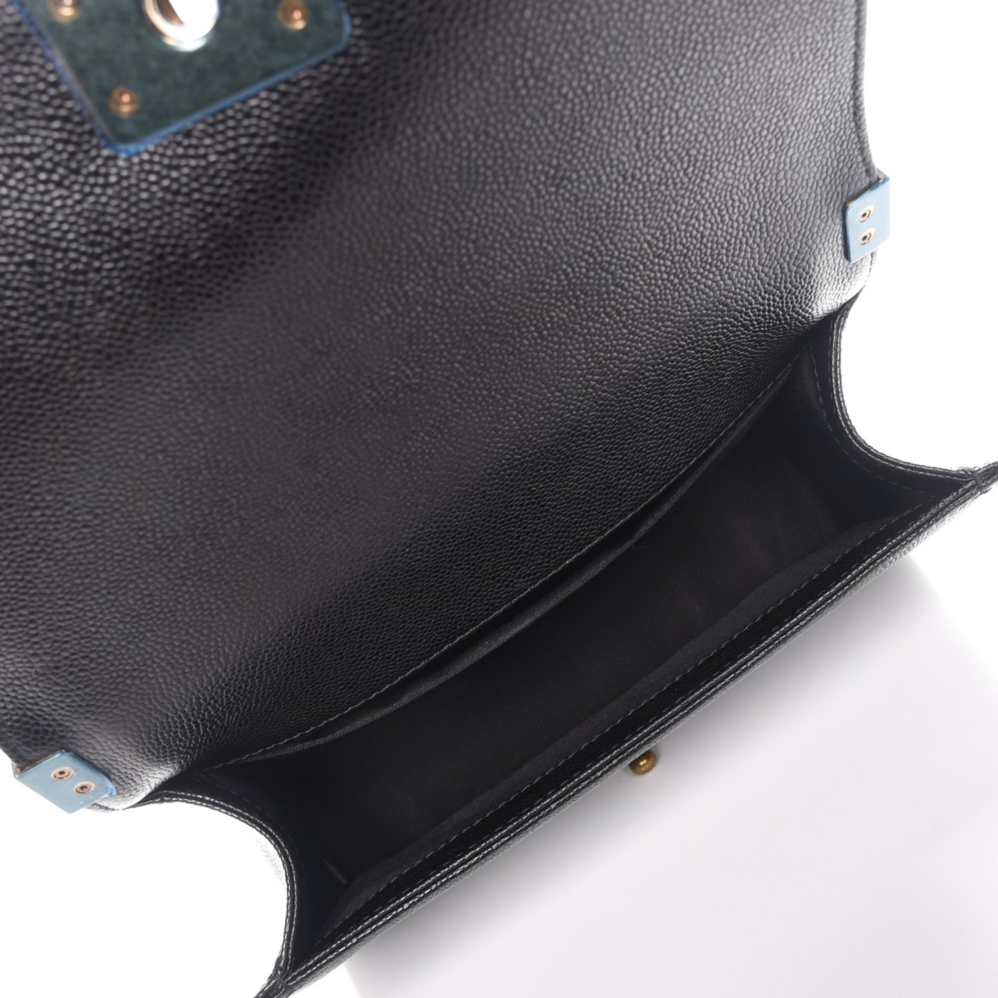 Caviar Quilted Medium Boy Flap Black