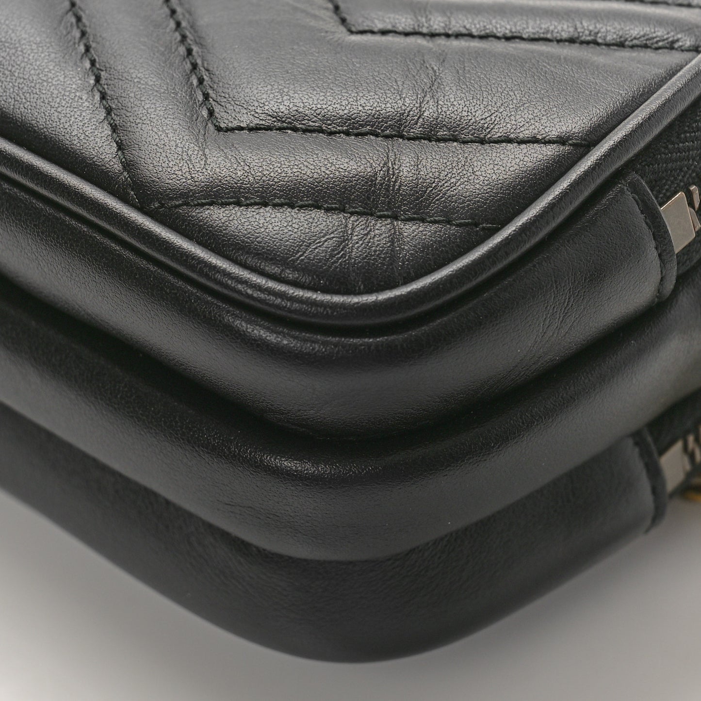 Calfskin Matelasse Mini GG Marmont Chain Crossbody Bag Black