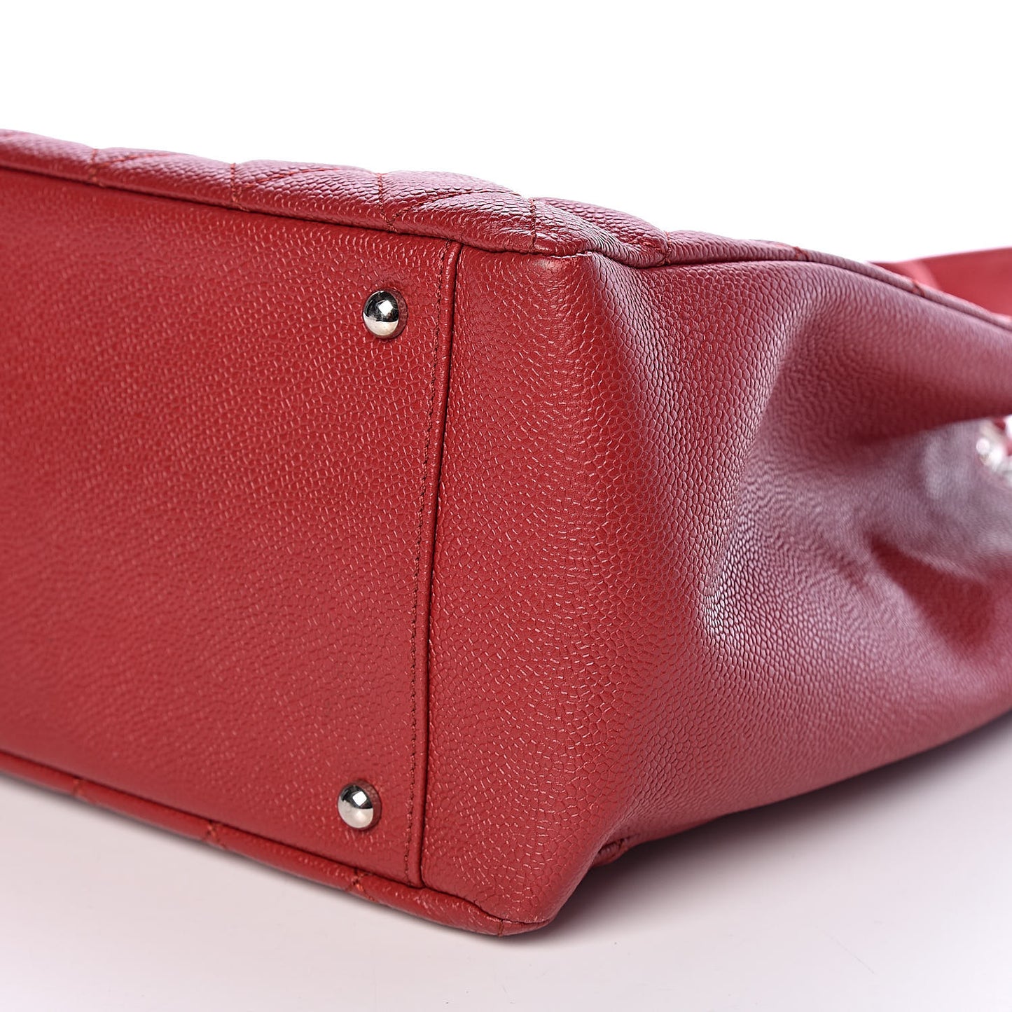 Caviar Quilted XL Grand Shopping Tote GST Red