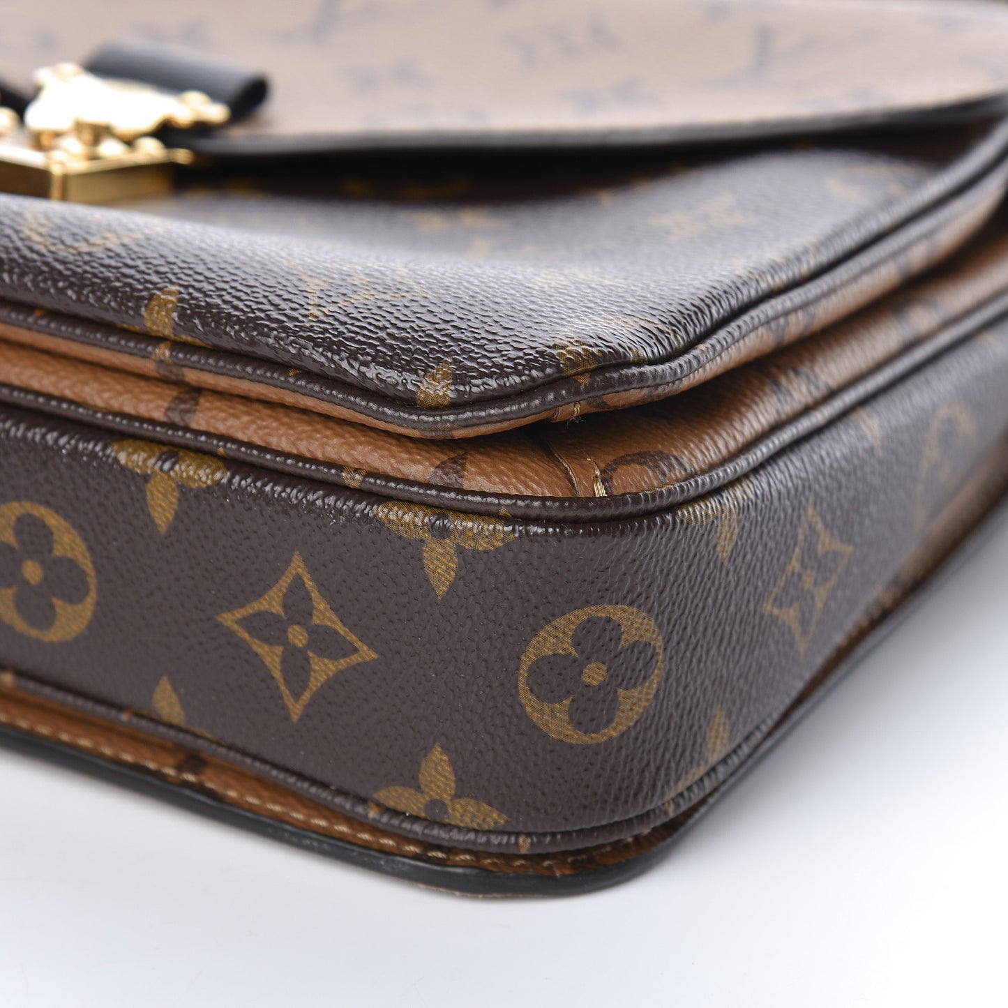 Reverse Monogram Pochette Metis