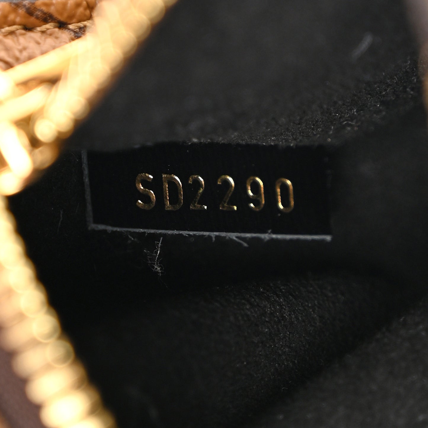 Reverse Monogram Pochette Metis