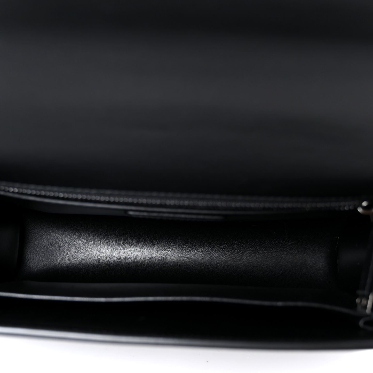 Box Calfskin 30 Montaigne Flap Bag Black