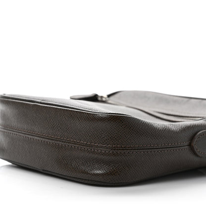 Louis Vuitton Taiga Dimitri Grizzli 7 of 9