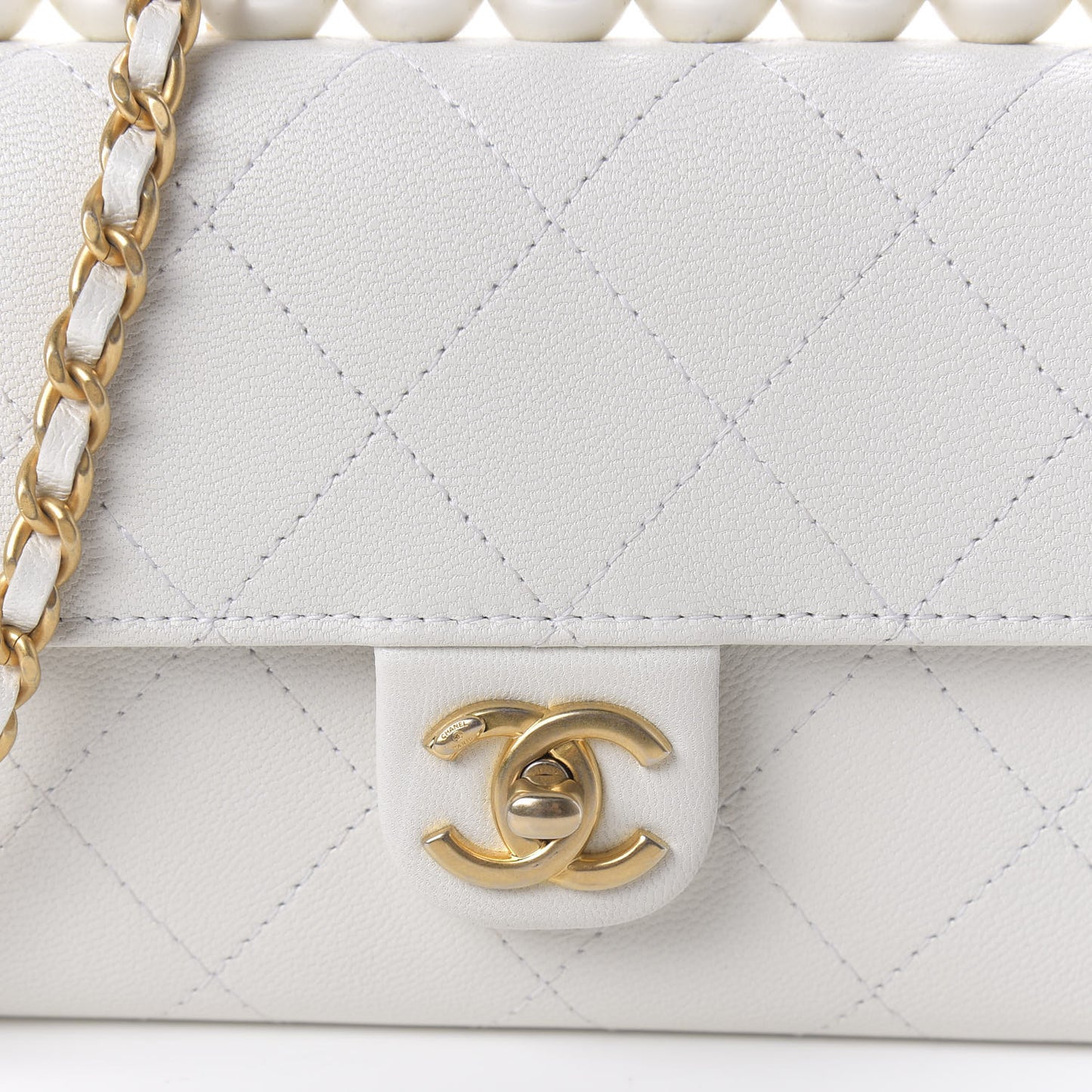 Lambskin Quilted Chic Pearls Clutch With Chain White