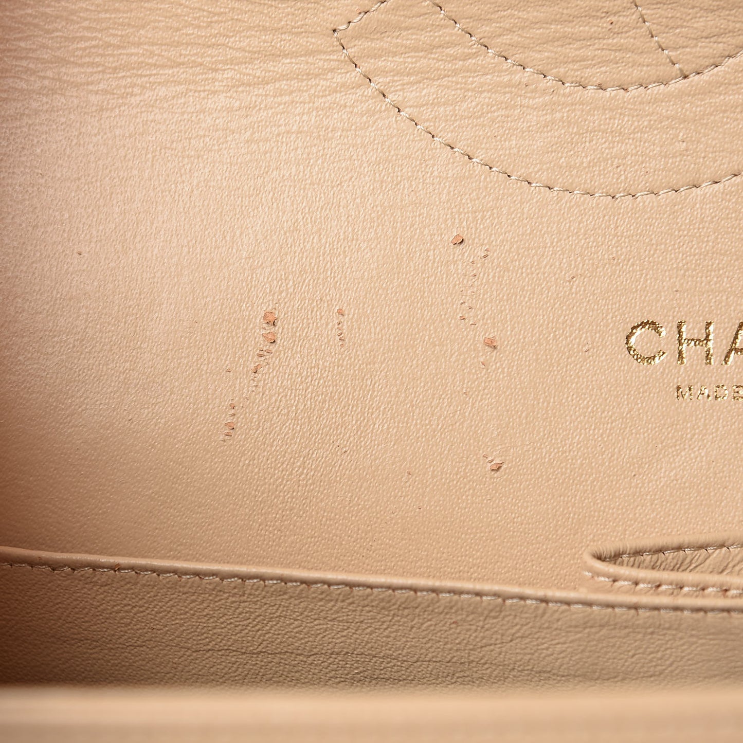 Caviar Quilted Jumbo Double Flap Beige Clair
