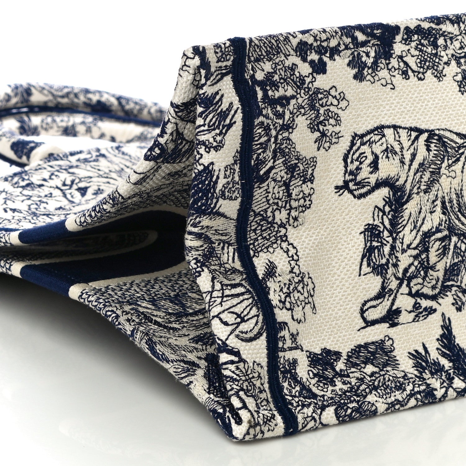 Christian Dior Canvas Embroidered Medium Dioriviera Toile De Jouy Book Tote Blue 8 of 9
