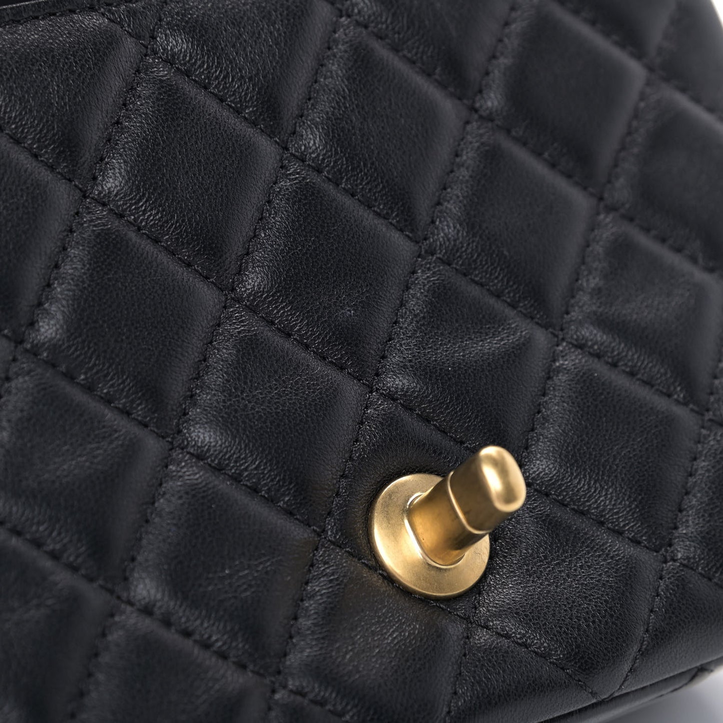 Lambskin Quilted Mini Pearl Crush Flap Black