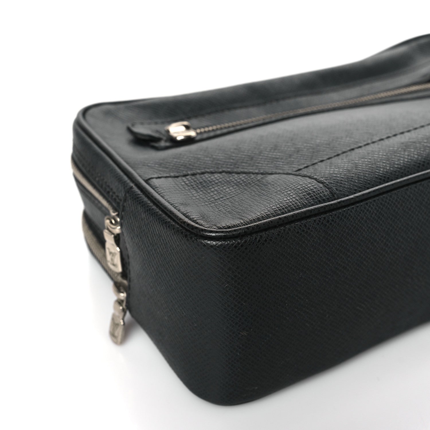 Louis Vuitton Taiga Pavel Ardoise 8 of 9