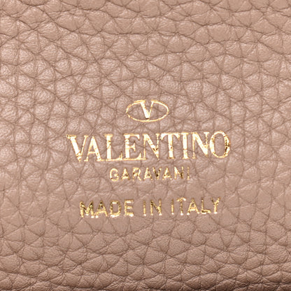 Valentino Garavani Pebbled Calfskin Rockstud Flip Lock Wallet On Chain Poudre 6 of 9