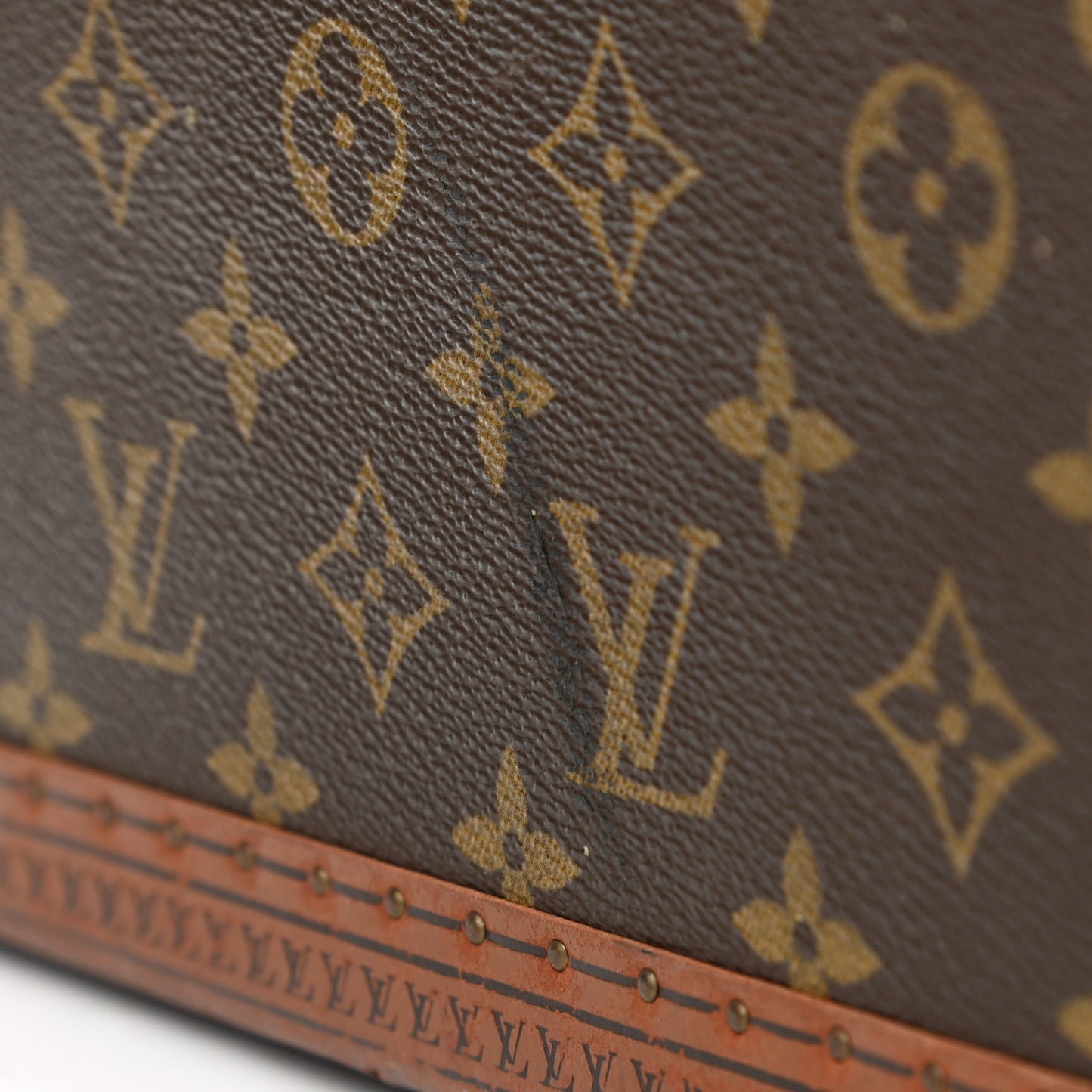 Monogram Bisten 50