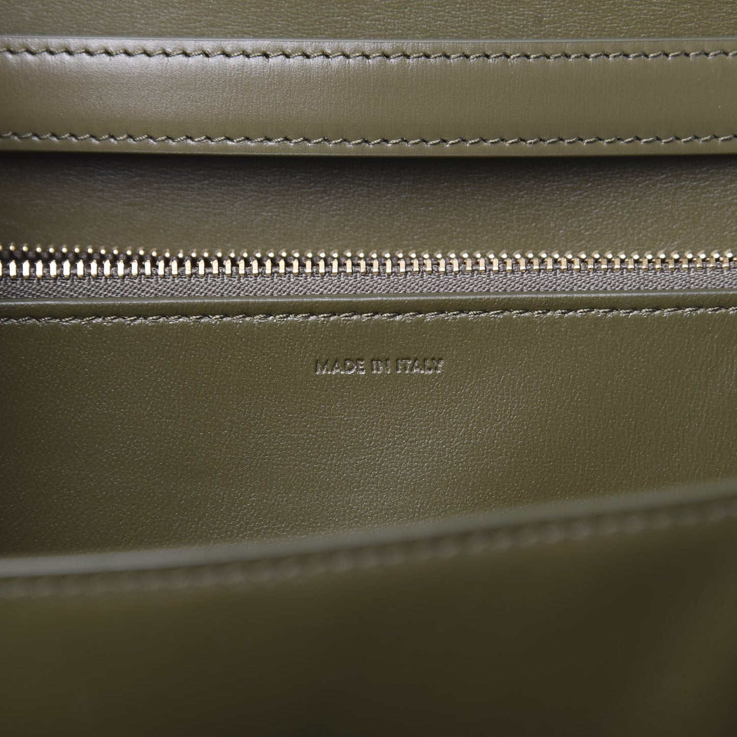 Box Calfskin Medium Classic Box Flap Bag Army Green